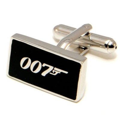 Les boutons de manchette James Bond pour les mordus de film 007 à mettre sur une chemise avec poignets mousquetaires. En Acier inoxydable.ces petites cartes
