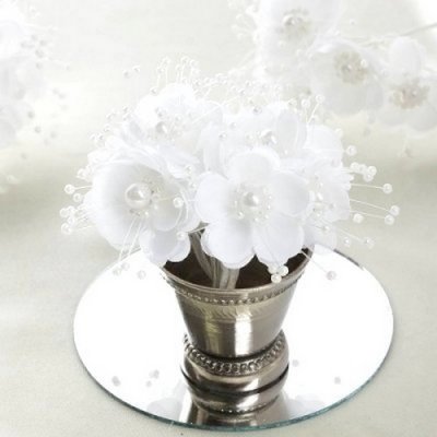 Dcoration de Fte, Anniversaire, Mariage, Baptme  - Bouquet de fleurs en tissu blanc et perles : illustration