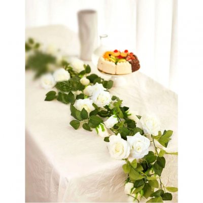 Dco de table Baptme  - Guirlande de roses blanches et feuillages verts 220 ... : illustration