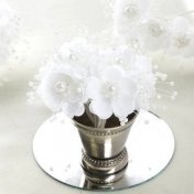 Bouquet de fleurs en tissu blanc et perles